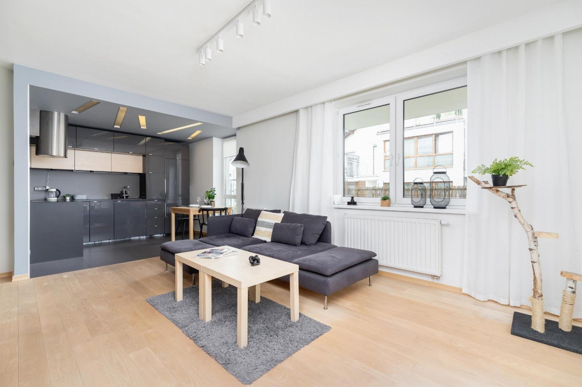 Stawowa With Balcony & Parking Cracow By Renters Appartamento *
